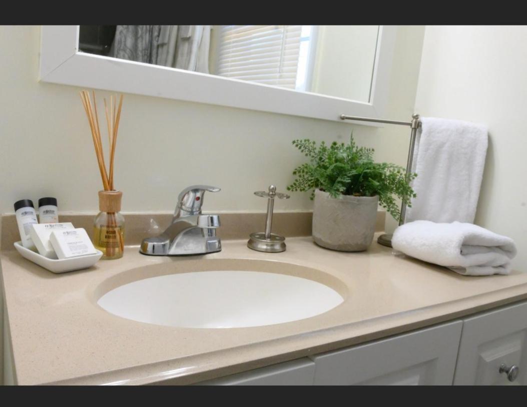 Great 2 Bedroom Condo,Free Parking,Easy Commute. Ървингтън Екстериор снимка